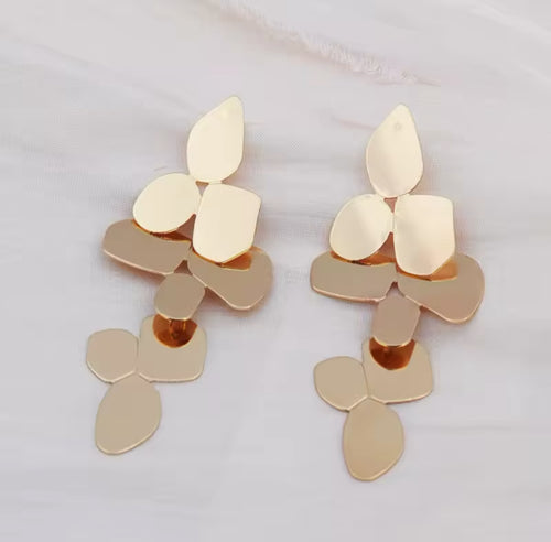 Pedal baroque earrings