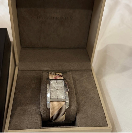 Burberry ladies watch (authentic)