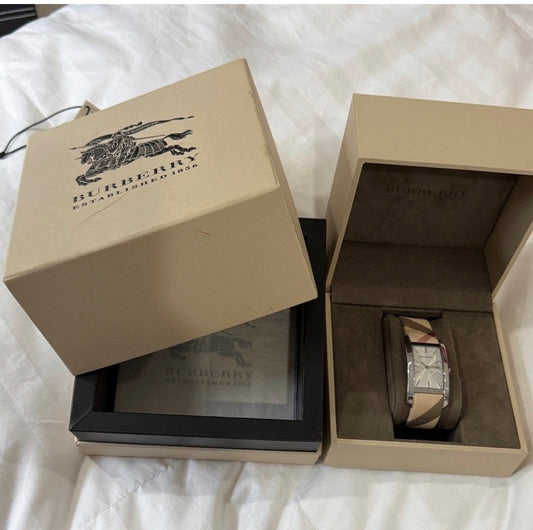 Burberry ladies watch (authentic)