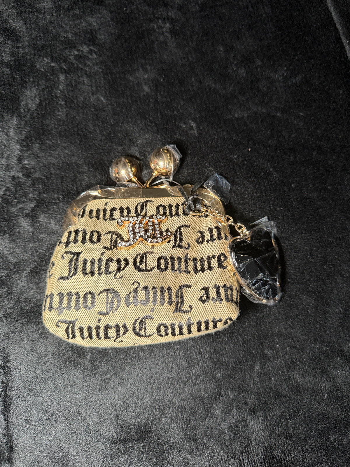 Juicy couture kiss lock